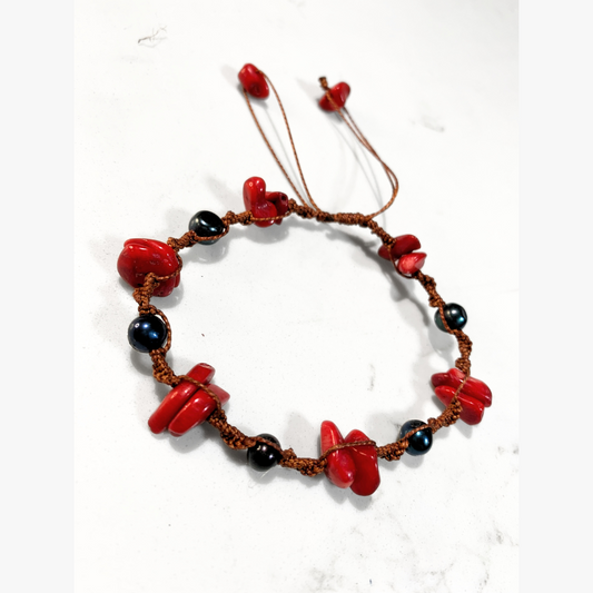 Red Shells & Cultured Black Pearls Woven Bracelet